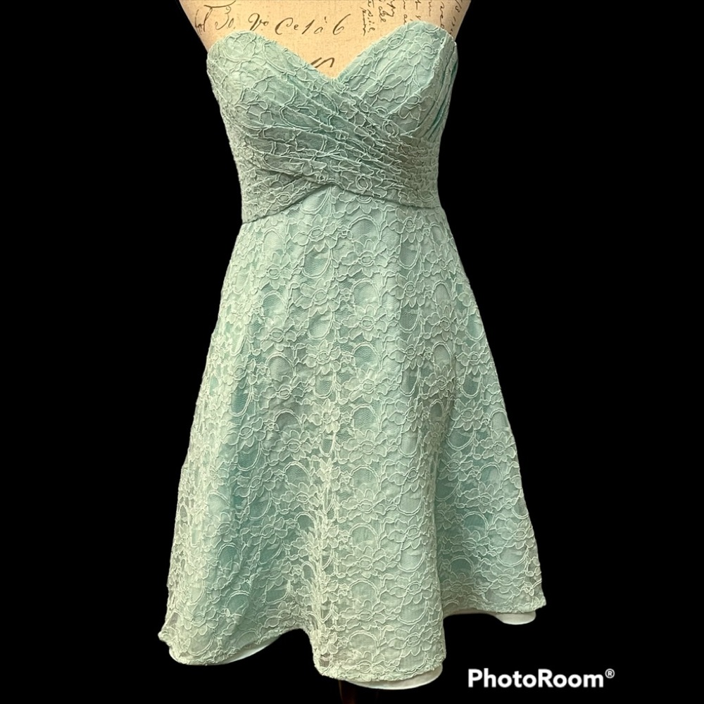 MORÍ LEE MINT GREEN SWEETHEART NECKLINE LACE SIZE 10
